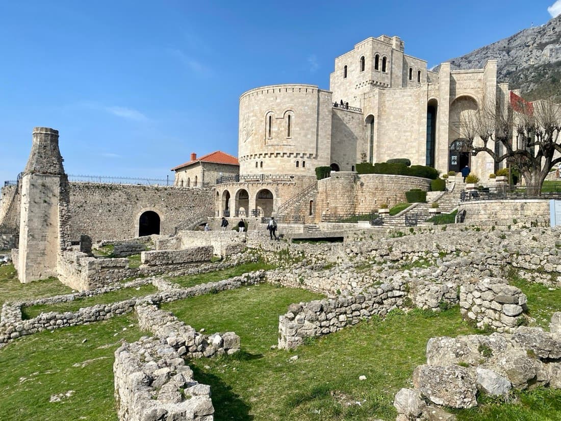 Krujë Castle