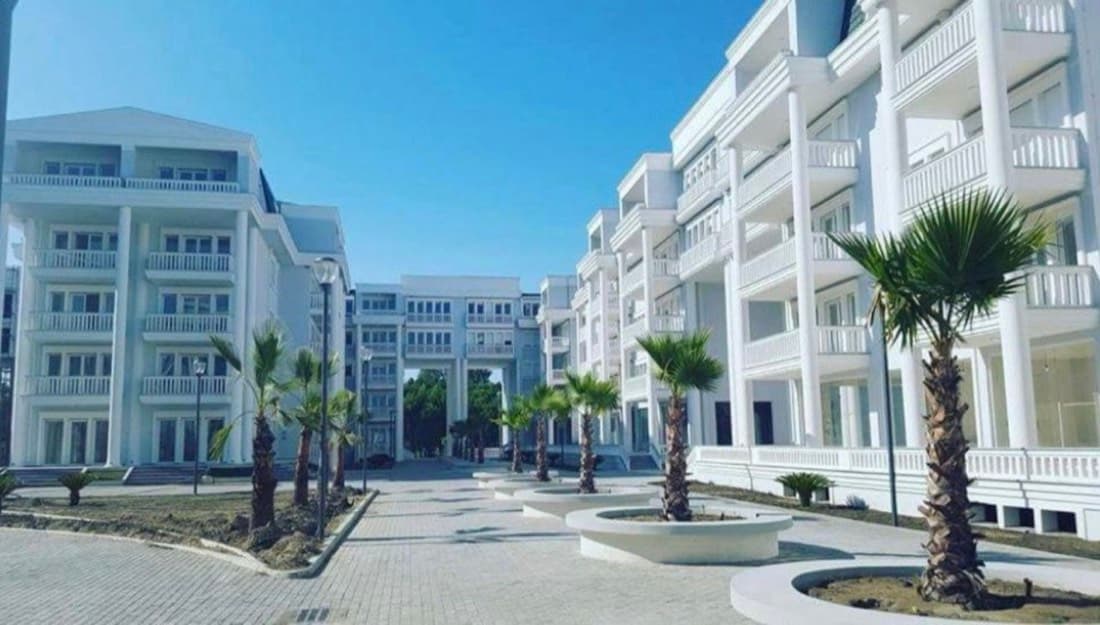 Banesa me Qera, Grand Hotel Europa Resort 2