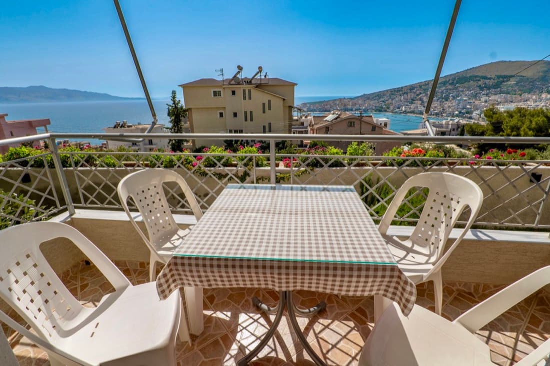 Eleni Apartments