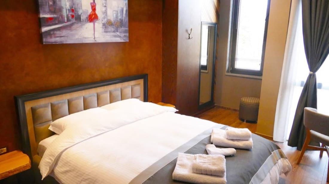 Hotel Guest House People 2