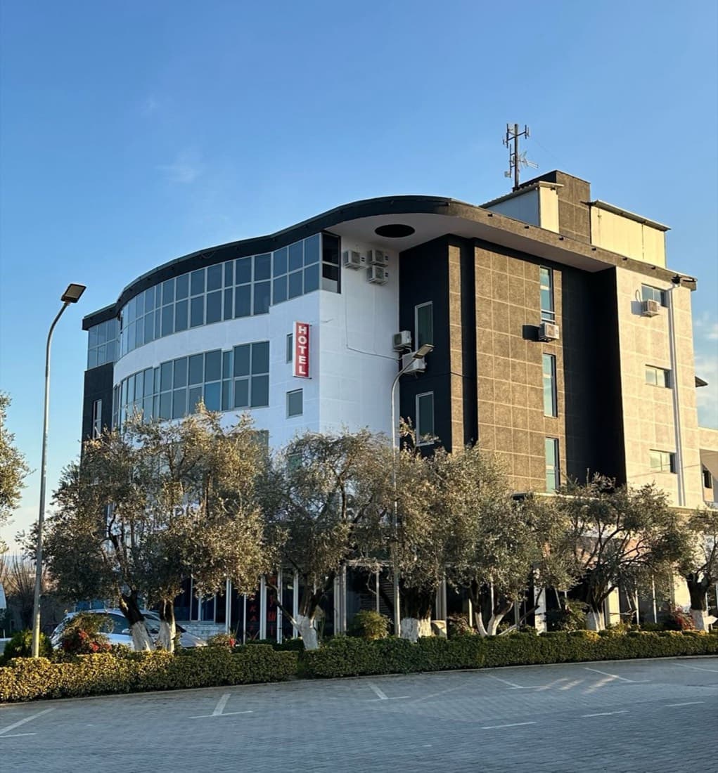 Luxury Hotel by GJYSHI