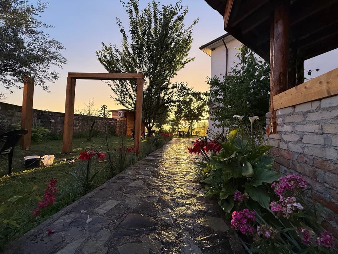 Meti guest house 2