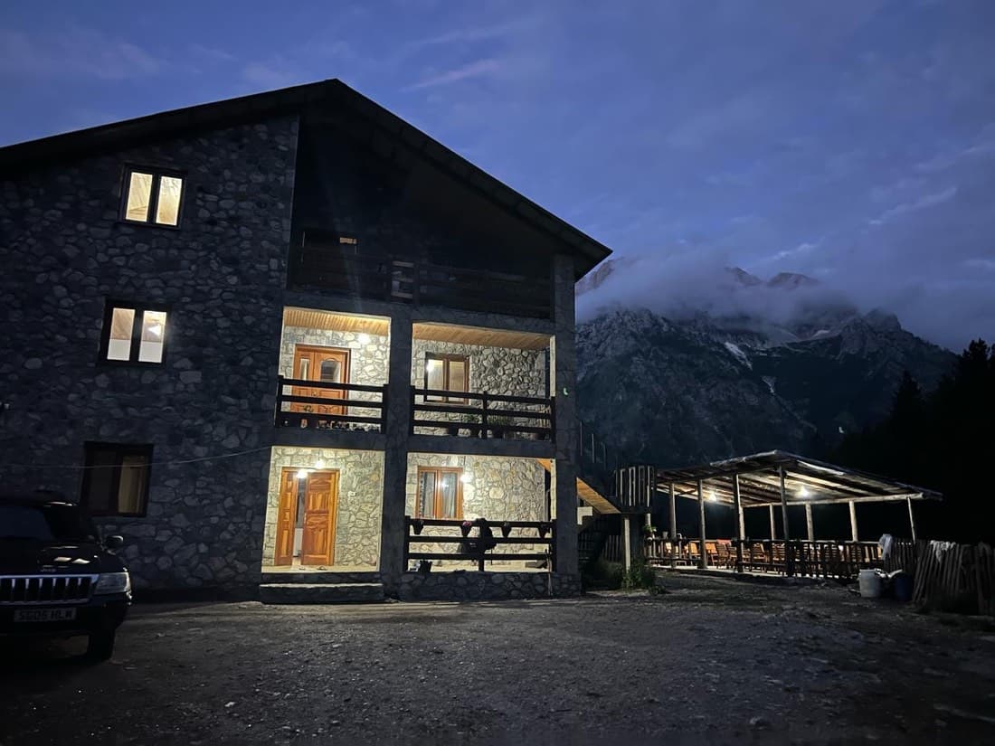 Rosi Peak Guesthouse