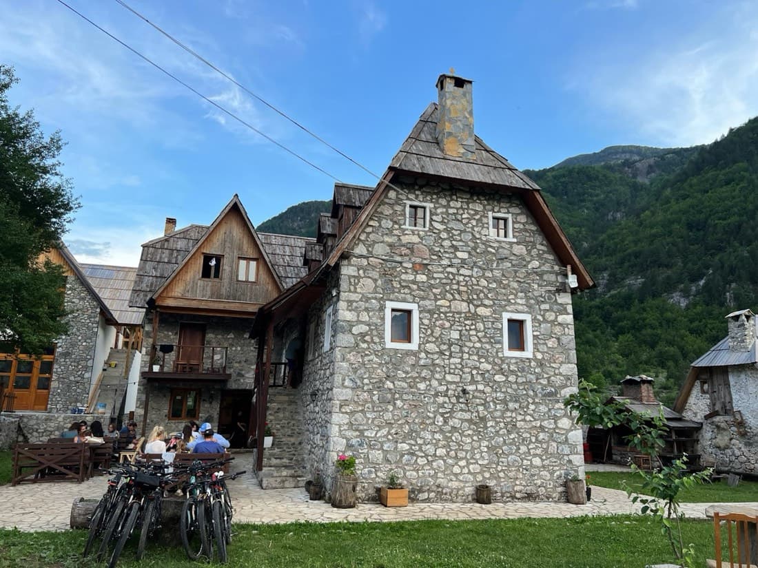 Shpella Guesthouse 2