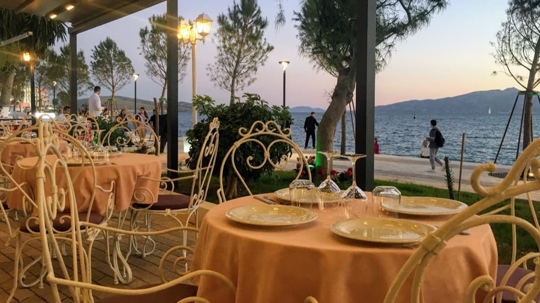 Boulevard '90 Restaurant