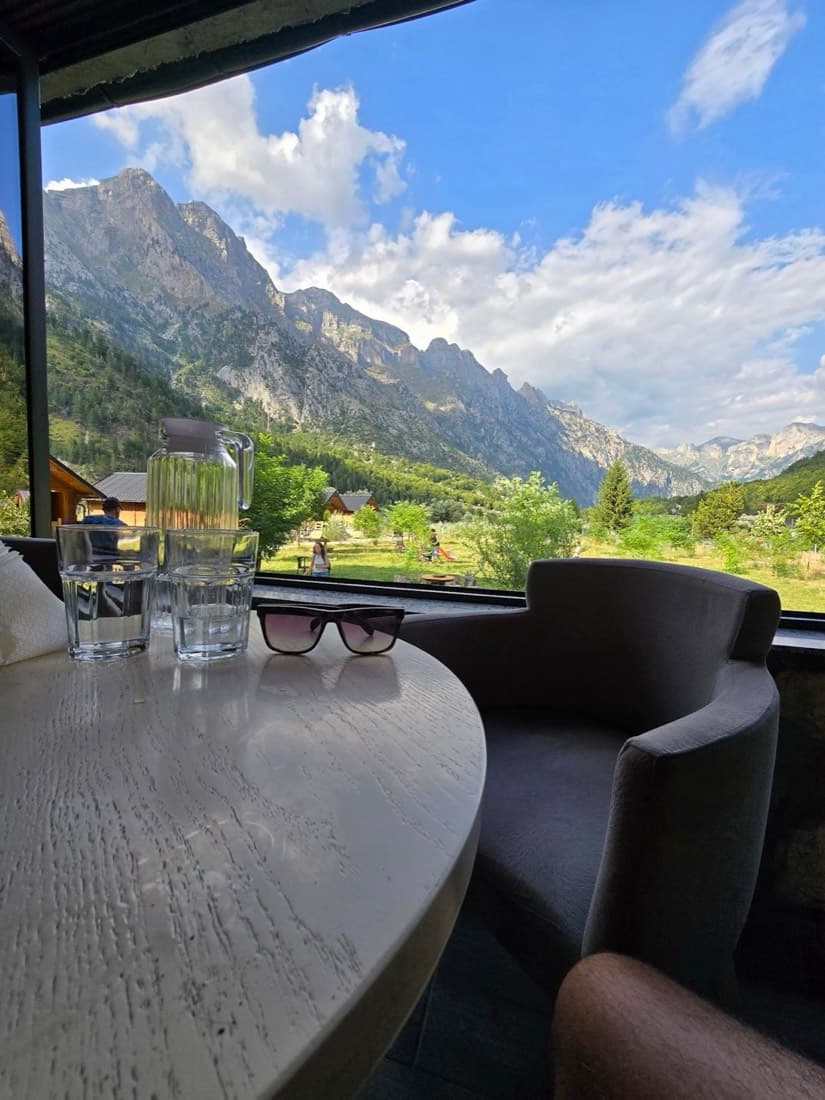 Center Park Valbona Bujtina Restaurant & Coffee 2