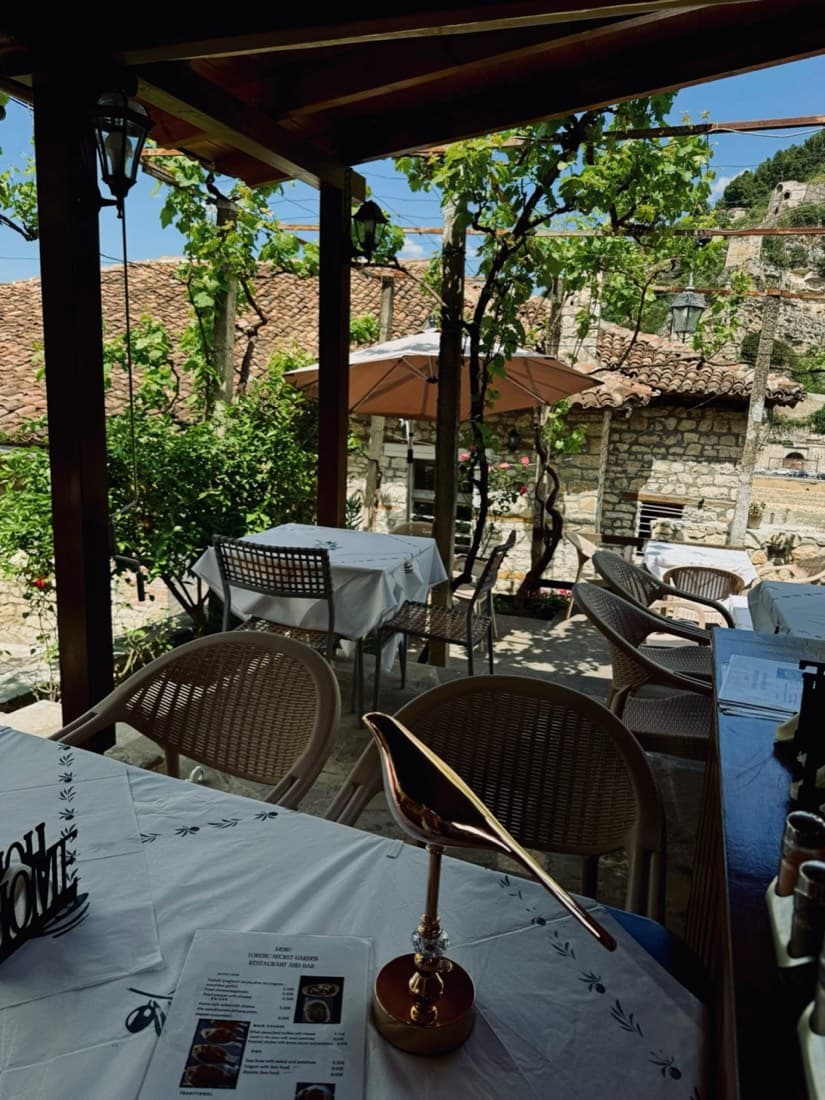 Lorenc Secret Garden Restaurant & Bar 2