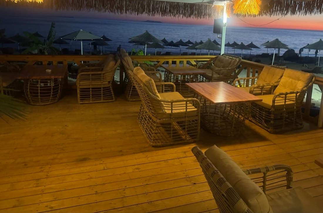 Piccadilly Beach Bar & Restaurant