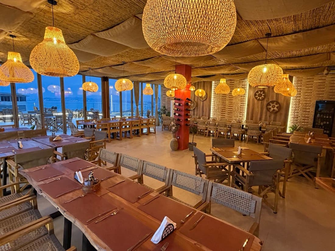 SKY ROOFTOP RESTOLOUNGE & TRADITIONAL 2
