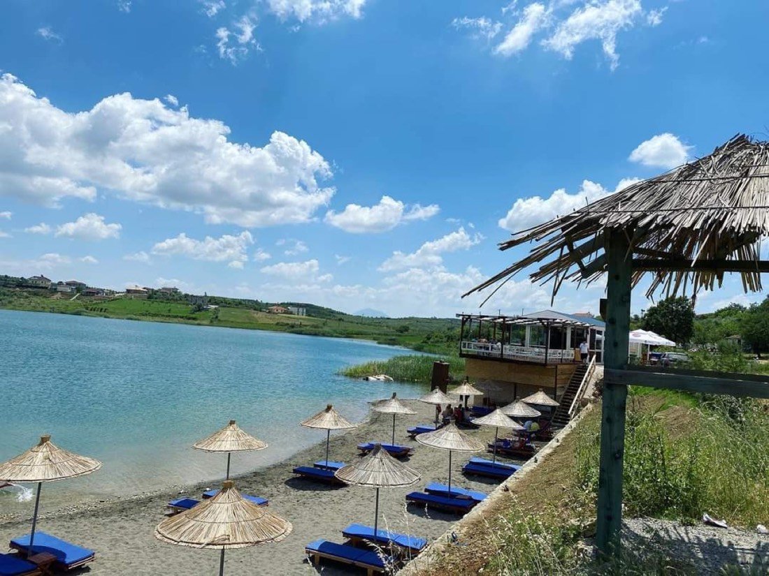 Plazhi në Liqen "LIO" 2