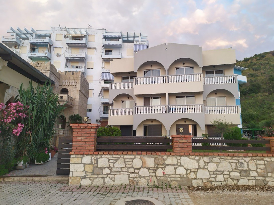 Castle Hotel, Himare 2