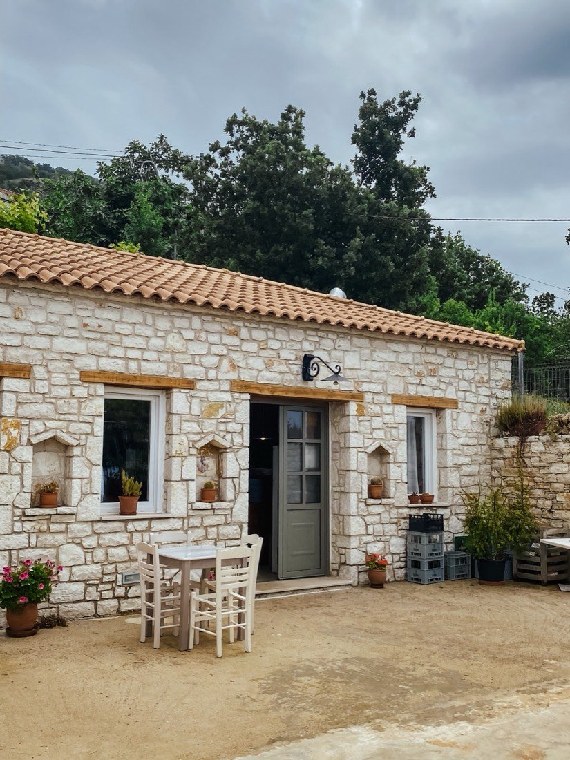 ELÉA Guesthouse Himare 2