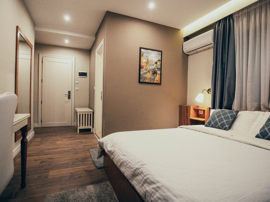 HOTEL ROMEO 2