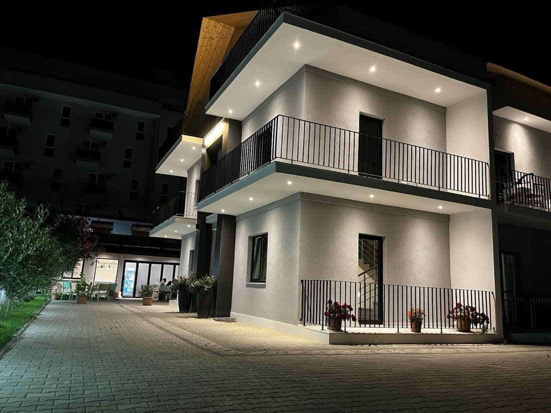 Vila Lazri 2