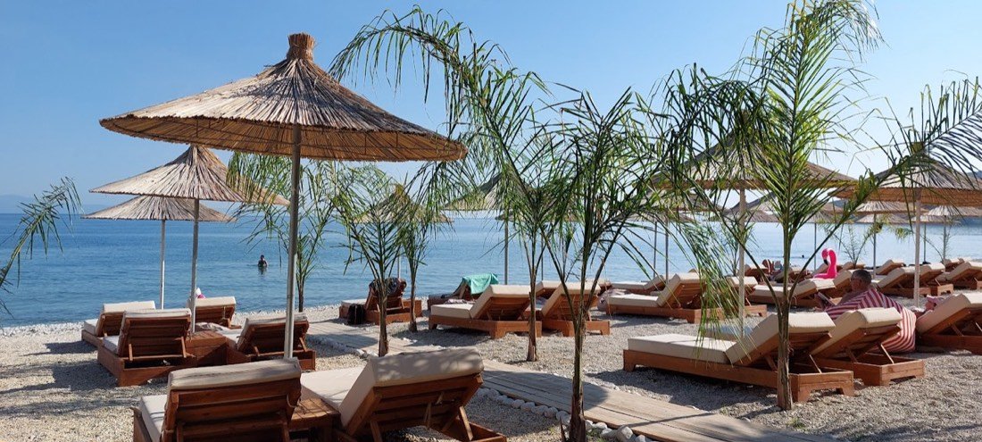 Aloas beach bar