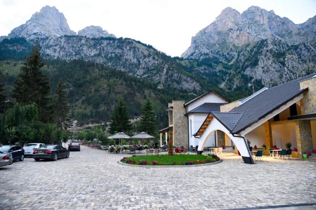 Hotel Breezy 2