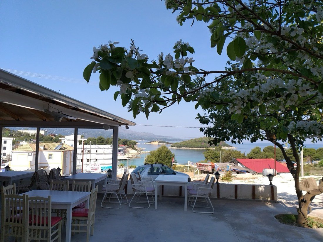 Island Restaurant & Pizza 2
