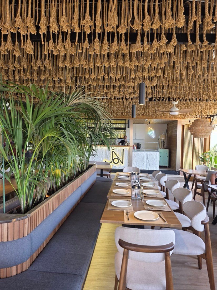 Jon Restaurant 2