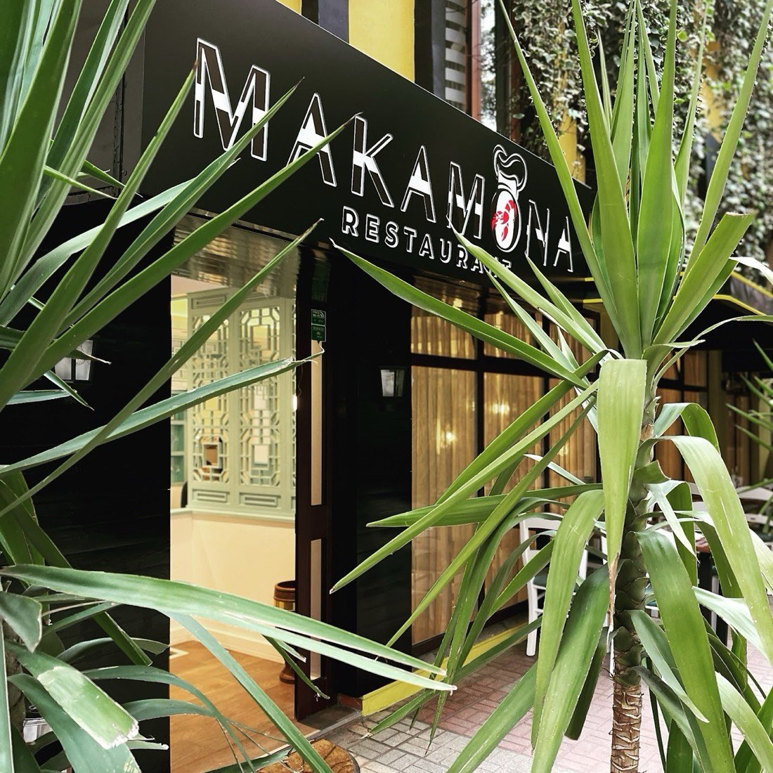 Makamona Restaurant 2