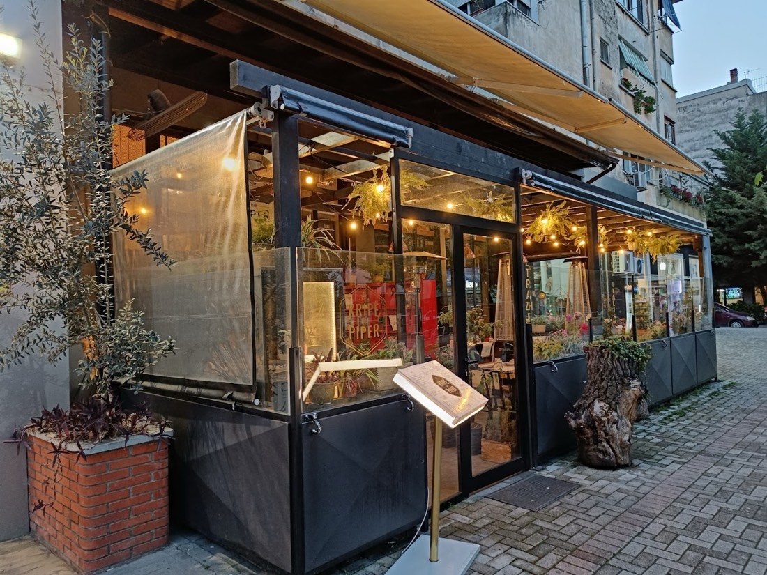 Restaurant Kripë Dhe Piper (salt and pepper)