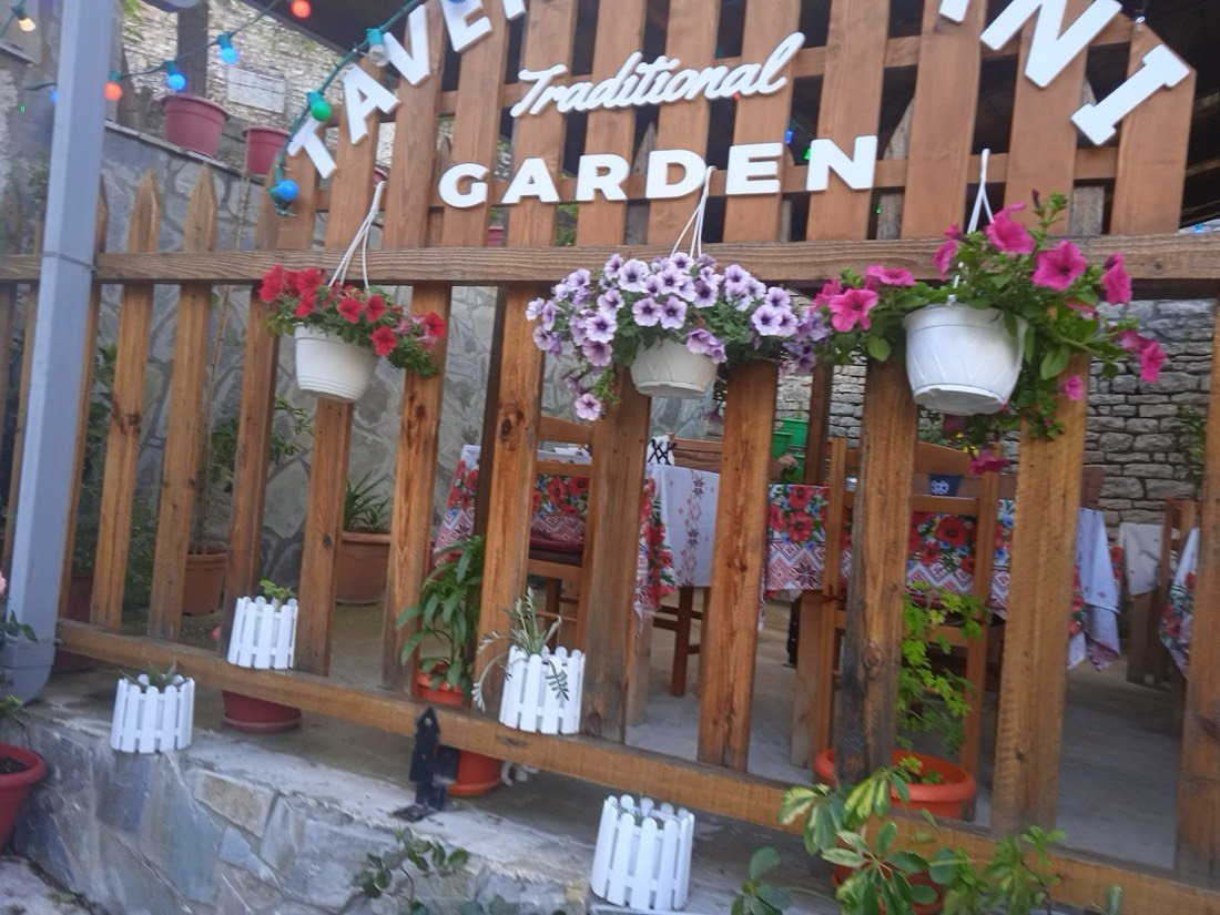 Taverna Lani 2